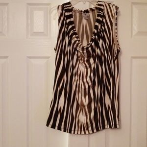 Sleeveless dress shirt